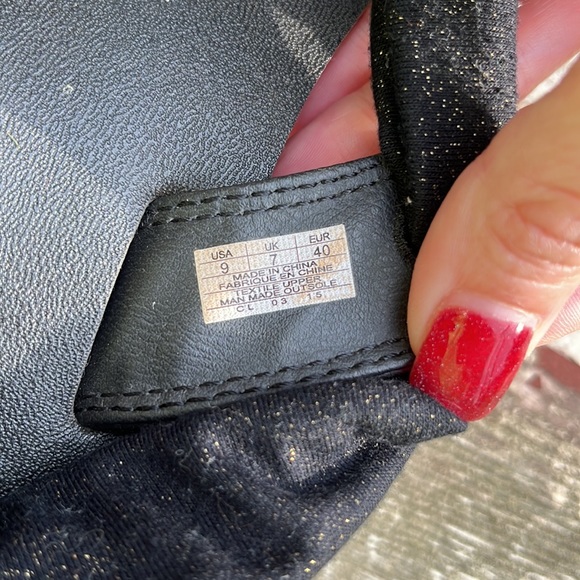 EUC Sanuk yoga sandals - Picture 3 of 11